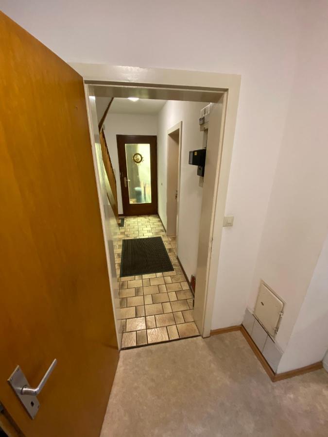 Einfaches Haus Mit Privatzimmern Und Gemeinschaftsraeumen Heilbronn Exterior foto